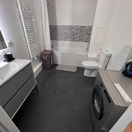 Proche Paris, C Dg, Disney, Parking. Apartment